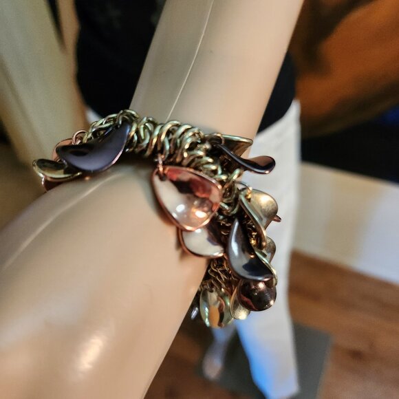 Stretchy Gold Bronze colored Bracelet Elegant Fun Classy - Picture 7 of 13